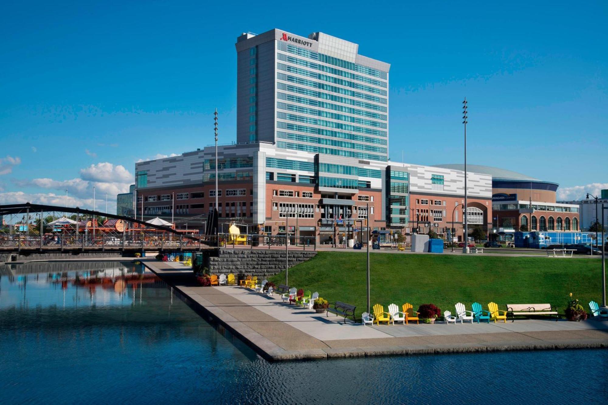 Buffalo Marriott At Lecom Harborcenter Exteriér fotografie